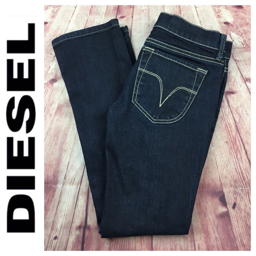 💙Diesel Liv dark denim straight leg Jean size 27